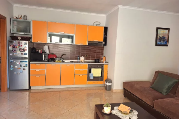 Shtepi me qera Apartament ne Tirane, 2+1, Mobilimi E mobiluar, Pagesa 60,000  Leke.