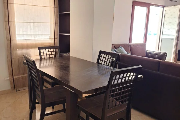 Shtepi me qera Apartament ne Tirane, 2+1, Mobilimi E mobiluar, Pagesa 60,000  Leke.