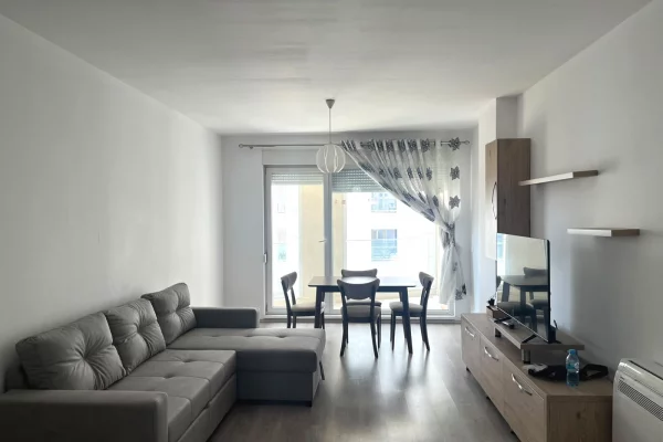 Shtepi me qera 2+1 ne Tirane - 55,000 Leke