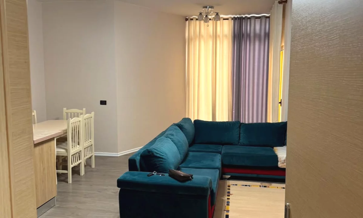 Shtepi me qera Apartament ne Tirane, 2+1, Mobilimi E mobiluar, Pagesa 50,000  Leke.