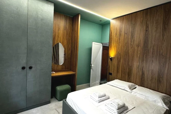 Shtepi me qera Apartament ne Tirane, Garsoniere, Mobilimi E mobiluar, Pagesa 110,000  Leke.