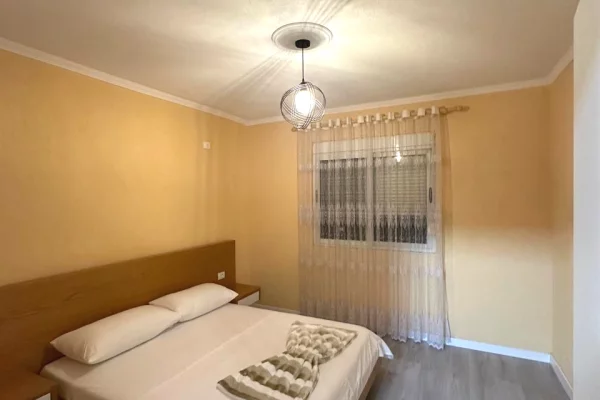 Shtepi me qera Apartament ne Tirane, 1+1, Mobilimi E mobiluar, Pagesa 45,000  Leke.