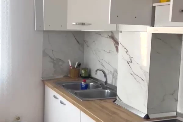 Shtepi ne shitje Apartament ne Tirane, 1+1, Mobilimi E mobiluar, Pagesa 11,500,000  Leke.