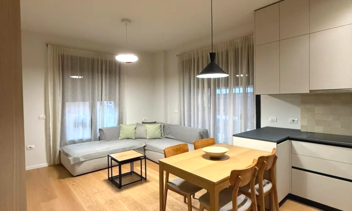 Shtepi me qera Apartament ne Tirane, 2+1, Mobilimi E mobiluar, Pagesa 1,300  Euro.