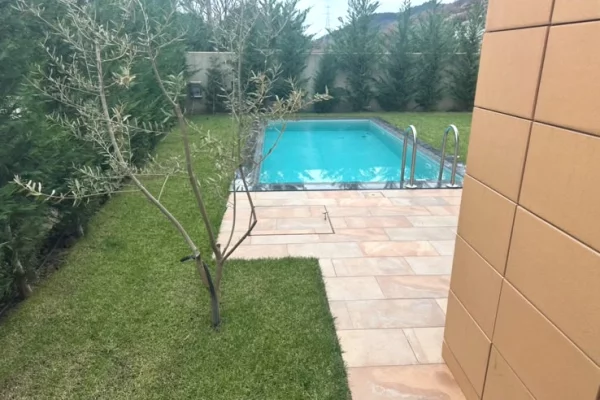 Shtepi me qera Vila Luksoze ne Tirane, 2+1, Mobilimi E mobiluar, Pagesa 3,400  Euro.