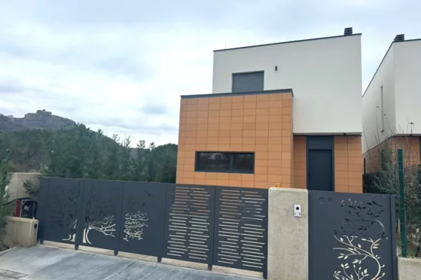 Shtepi me qera Vila Luksoze ne Tirane, 2+1, Mobilimi E mobiluar, Pagesa 3,400  Euro.