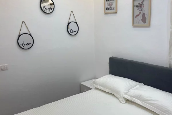 Shtepi me qera Garsoniere ne Tirane - 40,000 Leke
