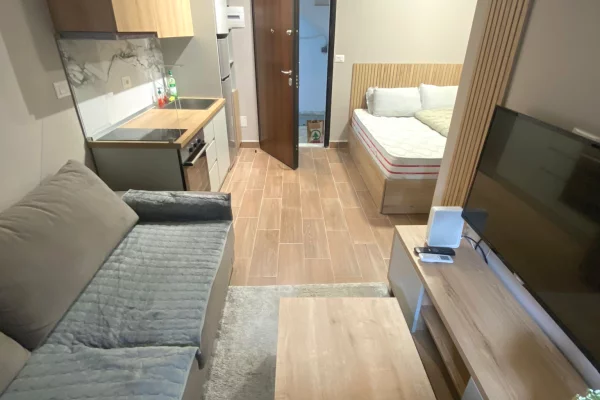 Shtepi me qera Apartament ne Tirane, Garsoniere, Mobilimi E mobiluar, Pagesa 45,000  Leke.