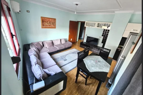 Shtepi me qera 2+1 ne Tirane - 53,000 Leke