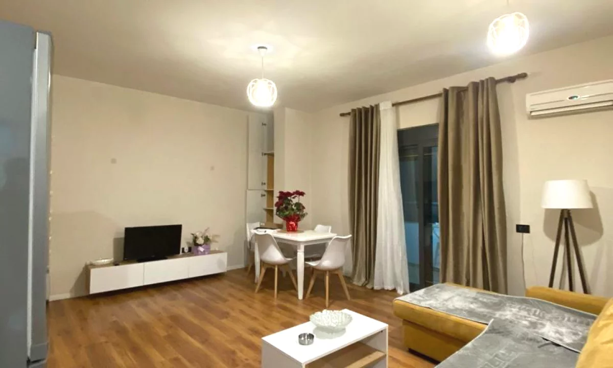 Shtepi me qera Apartament ne Tirane, 1+1, Mobilimi E mobiluar, Pagesa 45,000  Leke.