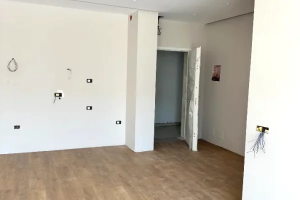 JEPET ZYRE ME QERA , KOMUNA E PARISIT