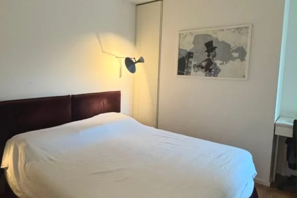 Shtepi me qera Apartament ne Tirane, 2+1, Mobilimi E mobiluar, Pagesa 2,500  Euro.