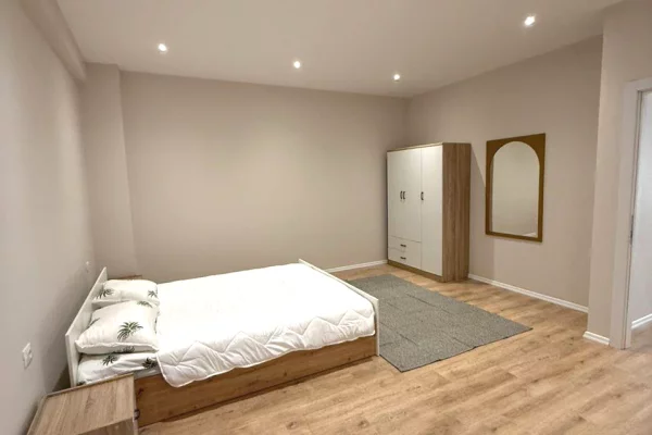 Shtepi ne shitje Apartament ne Vlore, 2+1, Mobilimi E mobiluar, Pagesa 258,000  Euro.