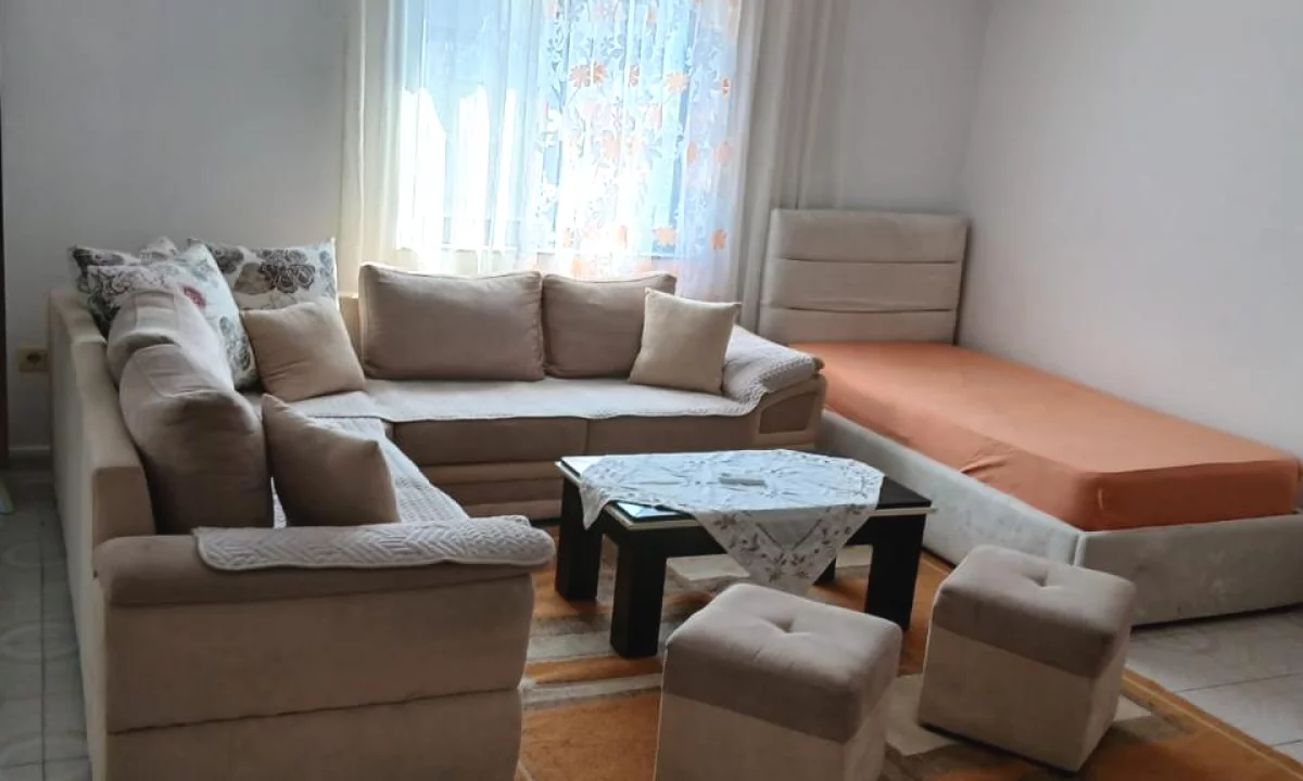 Shtepi me qera Apartament ne Tirane, 2+1, Mobilimi E mobiluar, Pagesa 60,000  Leke.