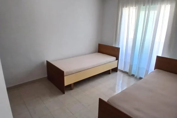 Shtepi me qera Apartament ne Tirane, 2+1, Mobilimi E mobiluar, Pagesa 60,000  Leke.