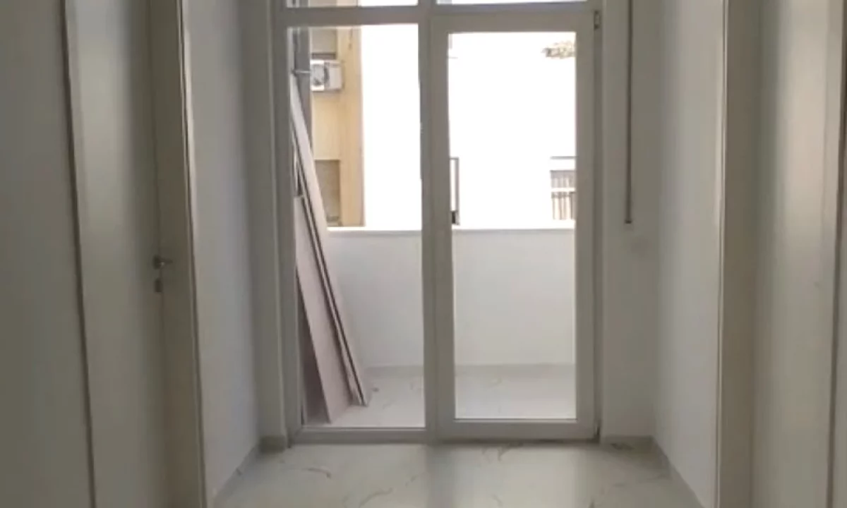 JEPET ZYRE ME QERA, RRUGA E DURRESIT