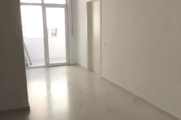 JEPET ZYRE ME QERA, RRUGA E DURRESIT