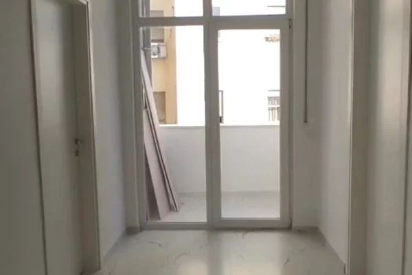 JEPET ZYRE ME QERA, RRUGA E DURRESIT