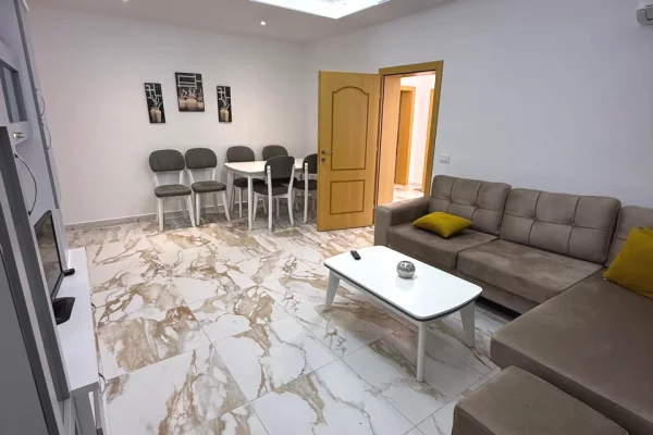 Shtepi me qera 2+1 ne Tirane - 65,000 Leke
