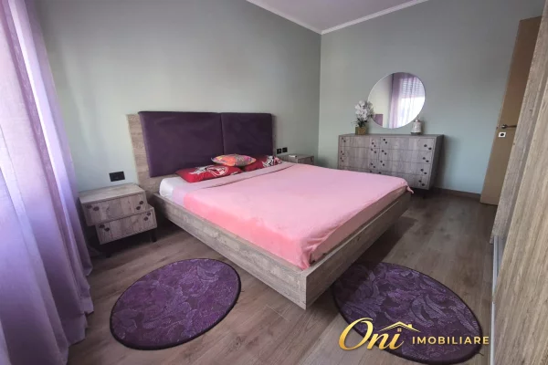 Shtepi me qera Apartament ne Tirane, 2+1, Mobilimi E mobiluar, Pagesa 90,000  Leke.