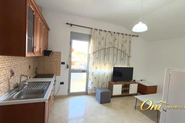 Shtepi me qera Apartament ne Tirane, 1+1, Mobilimi E mobiluar, Pagesa 50,000  Leke.