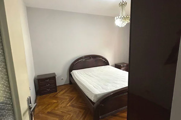 Shtepi me qera Apartament ne Tirane, 2+1, Mobilimi E mobiluar, Pagesa 55,000  Leke.