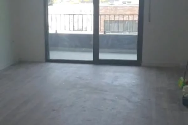 Shtepi me qera Apartament ne Tirane, 2+1, Mobilimi Bosh, pa mobiluar, Pagesa 50,000  Leke.