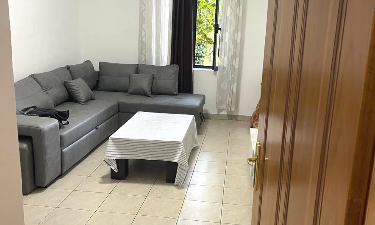 Shtepi me qera Apartament ne Tirane, 2+1, Mobilimi E mobiluar, Pagesa 80,000  Leke.