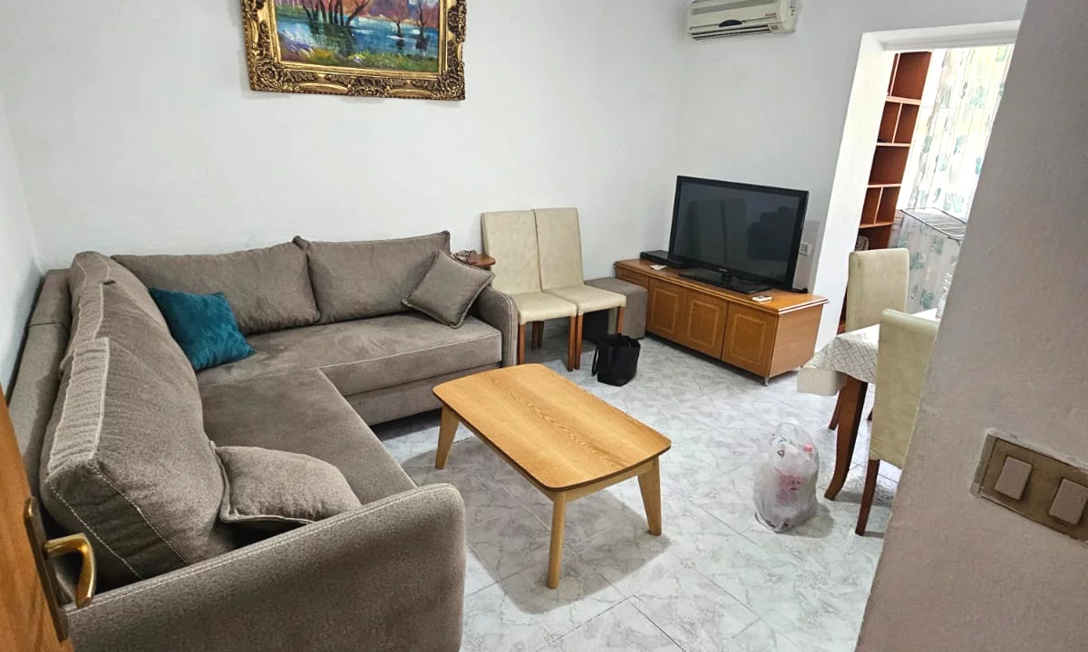 Shtepi me qera Apartament ne Tirane, 1+1, Mobilimi E mobiluar, Pagesa 50,000  Leke.