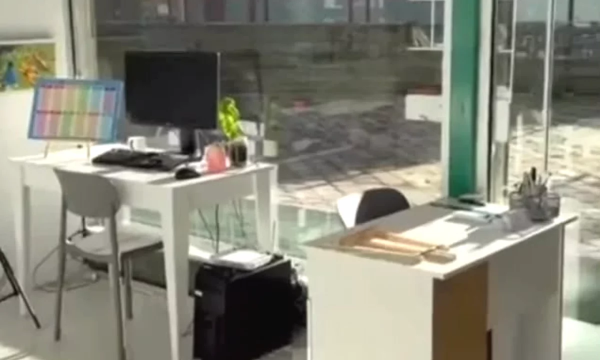 JEPET ZYRE ME QERA, ALI DEMI 