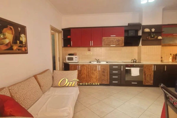 Shtepi me qera Apartament ne Tirane, 2+1, Mobilimi E mobiluar, Pagesa 70,000  Leke.