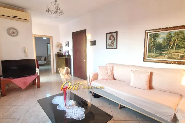 JEPET APARTAMENT ME QERA 2+1, RRUGA FORTUZI