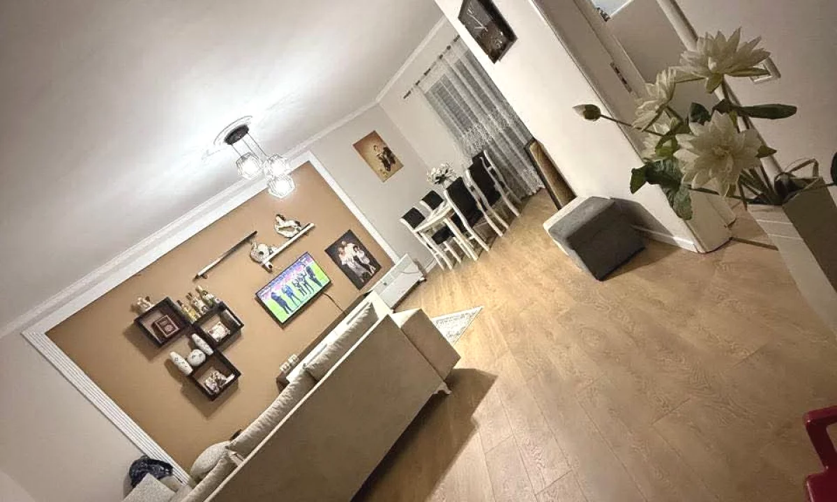 Shtepi me qera Apartament ne Tirane, 2+1, Mobilimi E mobiluar, Pagesa 45,000  Leke.