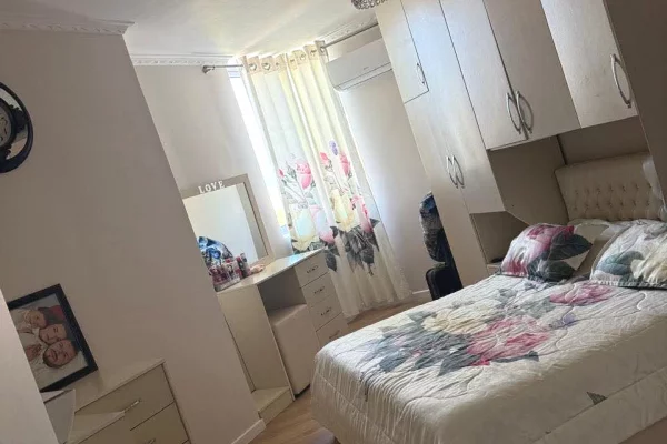 Shtepi me qera Apartament ne Tirane, 2+1, Mobilimi E mobiluar, Pagesa 45,000  Leke.