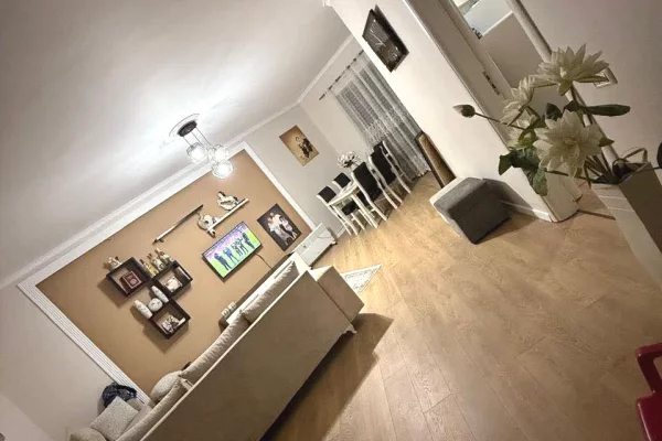 Shtepi me qera 2+1 ne Tirane - 45,000 Leke