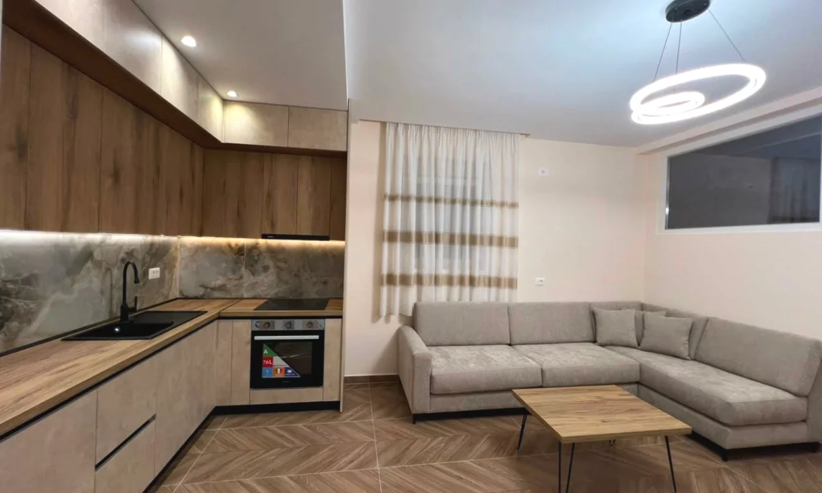 Shtepi me qera Apartament ne Tirane, 2+1, Mobilimi E mobiluar, Pagesa 50,000  Leke.