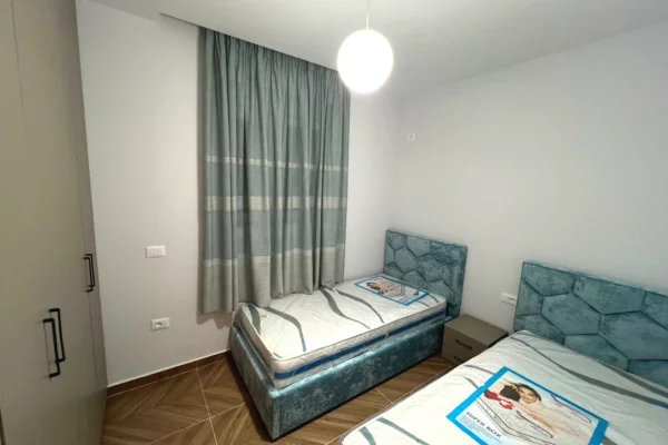 Shtepi me qera Apartament ne Tirane, 2+1, Mobilimi E mobiluar, Pagesa 50,000  Leke.