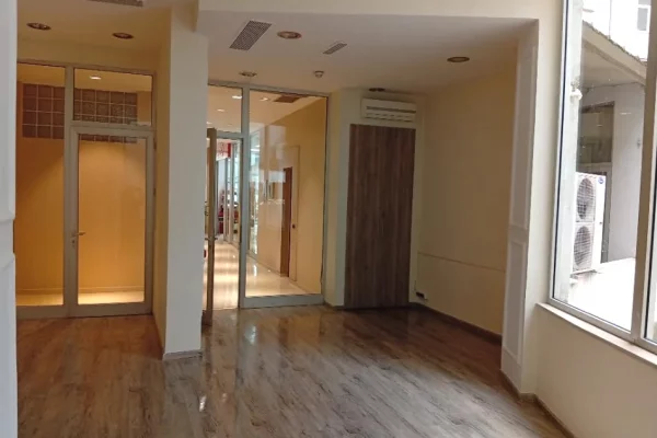 Business Property in Sale 3+1 in Tirana - 165,000 Euro