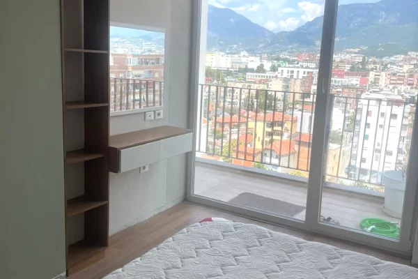 Shtepi me qera Apartament ne Tirane, 2+1, Mobilimi E mobiluar, Pagesa 85,000  Leke.