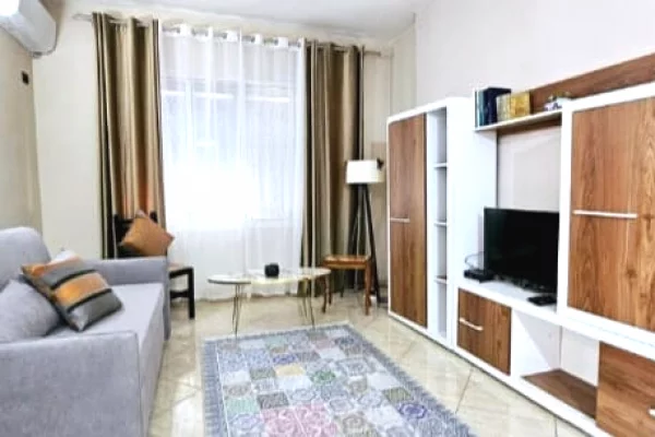 JEPET APARTAMENT ME QERA 1+1, RRUGA E KAVAJES