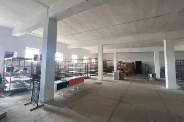 Ambient biznesi me qera 4+1 ne Tirane - 2,000 Euro