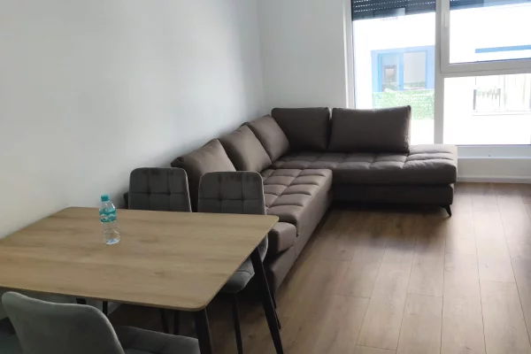 Shtepi me qera Apartament ne Tirane, 1+1, Mobilimi E mobiluar, Pagesa 40,000  Leke.