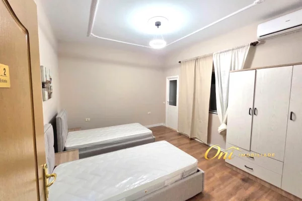 Shtepi me qera Apartament ne Tirane, 3+1, Mobilimi E mobiluar, Pagesa 850  Euro.