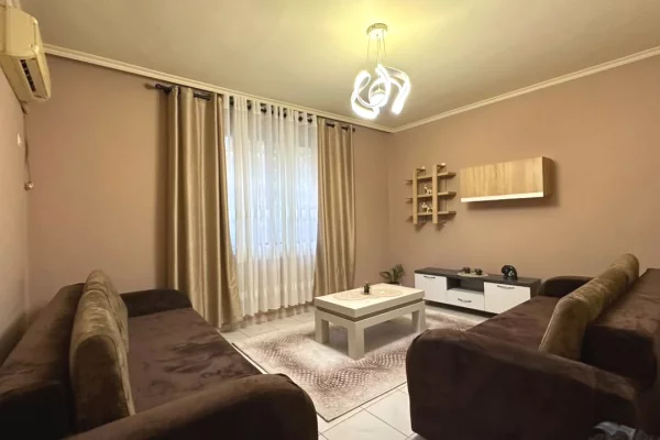 JEPET APARTAMENT ME QERA 1+1, RRUGA FERIT XHAJKO