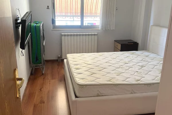 Shtepi me qera Apartament ne Tirane, 1+1, Mobilimi E mobiluar, Pagesa 40,000  Leke.