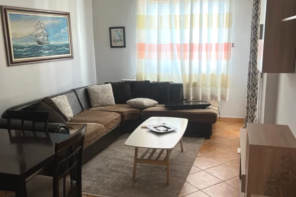 JEPET APARTAMENT ME QERA 1+1, ASTIR