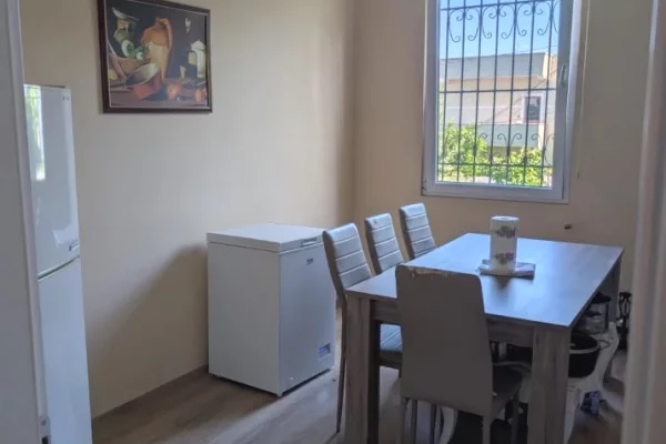 Shtepi me qera Apartament ne Tirane, 2+1, Mobilimi E mobiluar, Pagesa 55,000  Leke.