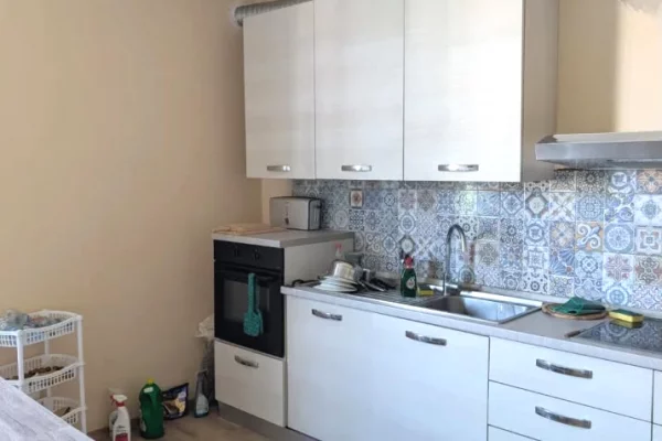 Shtepi me qera Apartament ne Tirane, 2+1, Mobilimi E mobiluar, Pagesa 55,000  Leke.