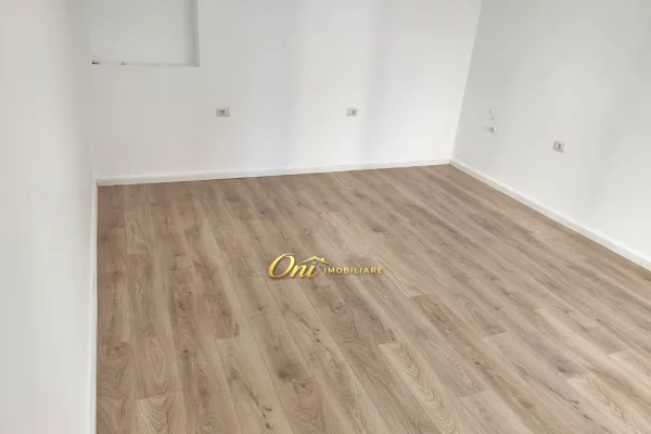 Ambient biznesi me qera 3+1 ne Tirane - 40,000 Leke