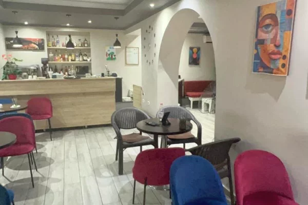 JEPET AMBIENT BIZNESI ME QERA, BULEVARDI BAJRAM CURRI 